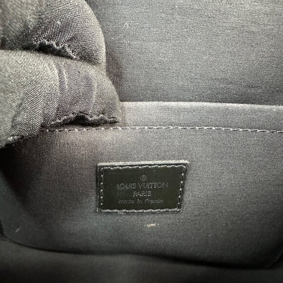 Authentic Louis Vuitton Segur Epi Leather Shoulder Bag - Picture 12 of 16